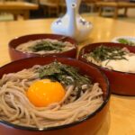 三色そば　正面から撮影